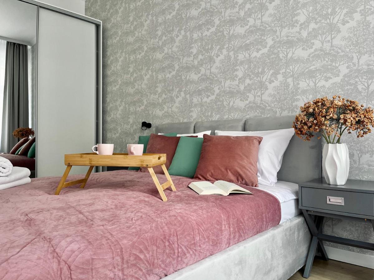 Luna Apartments Еленя-Гура Экстерьер фото