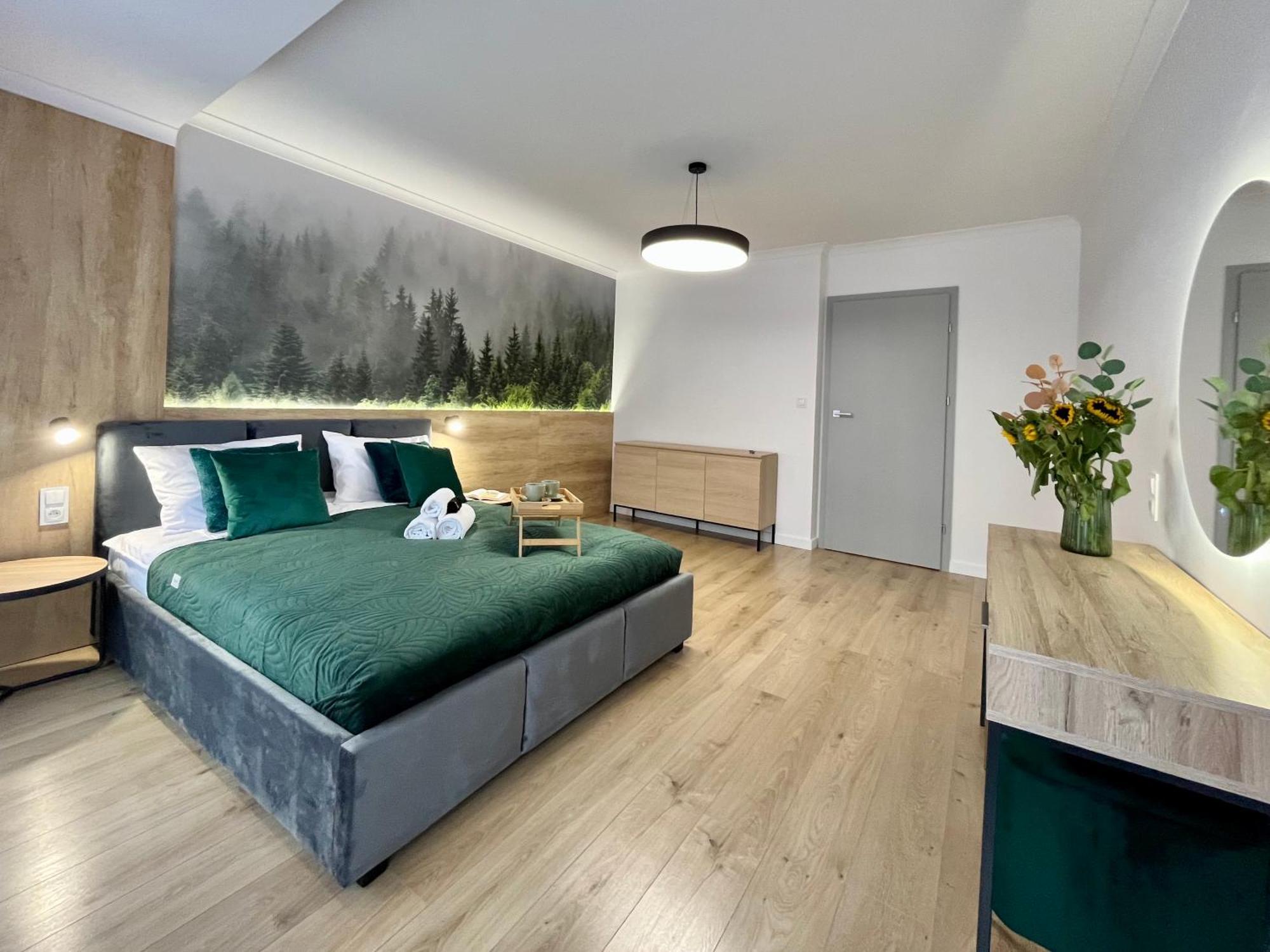 Luna Apartments Еленя-Гура Экстерьер фото