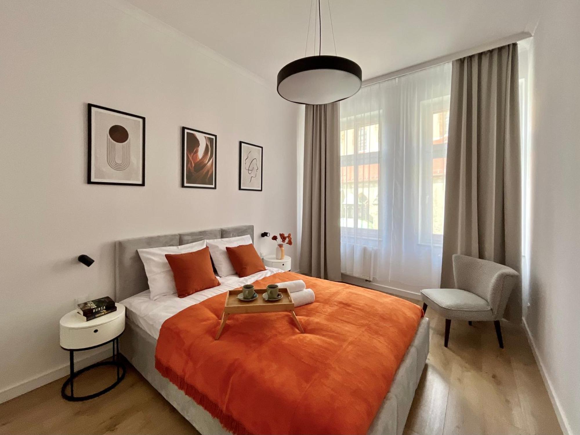 Luna Apartments Еленя-Гура Экстерьер фото