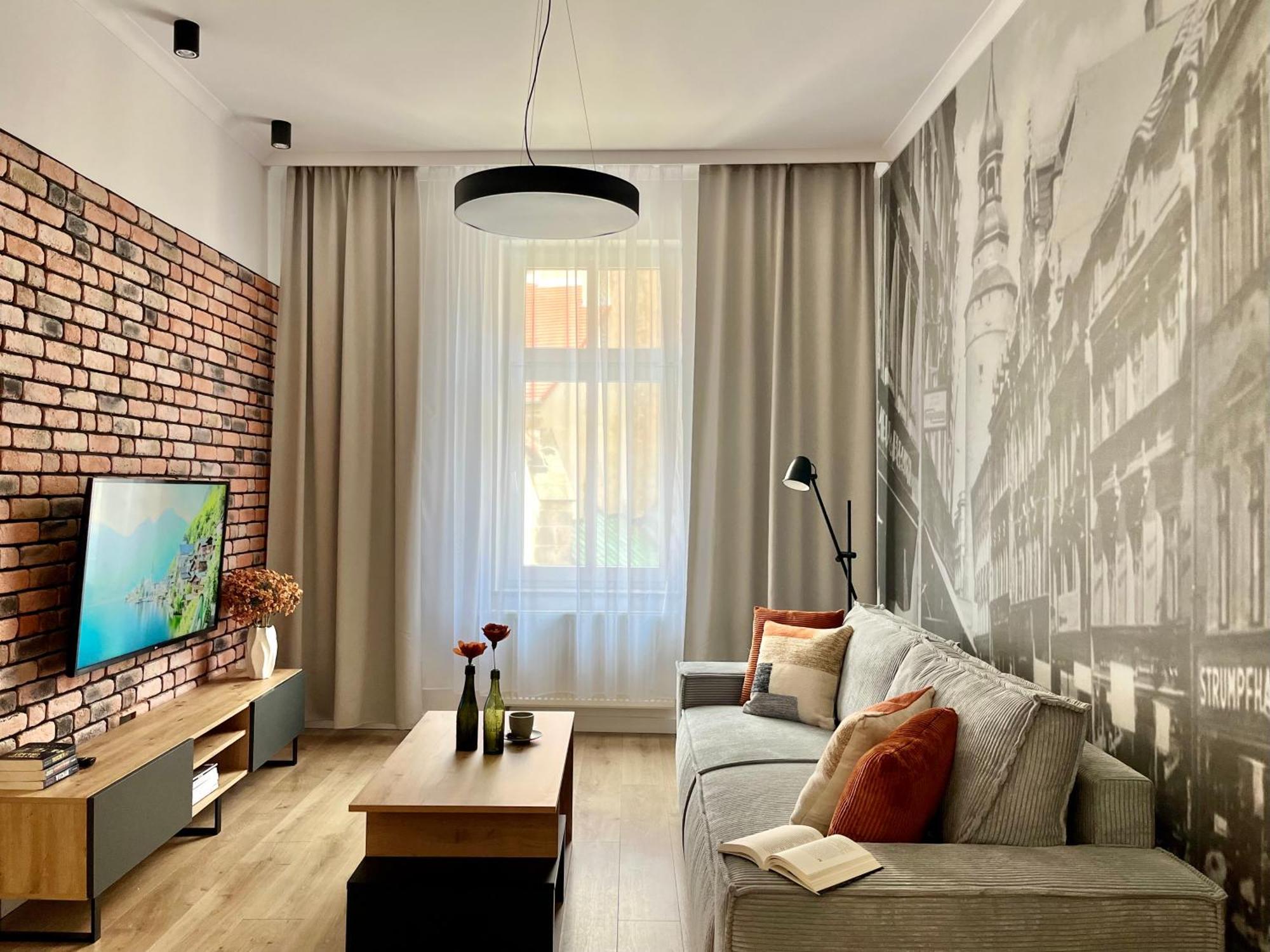 Luna Apartments Еленя-Гура Экстерьер фото