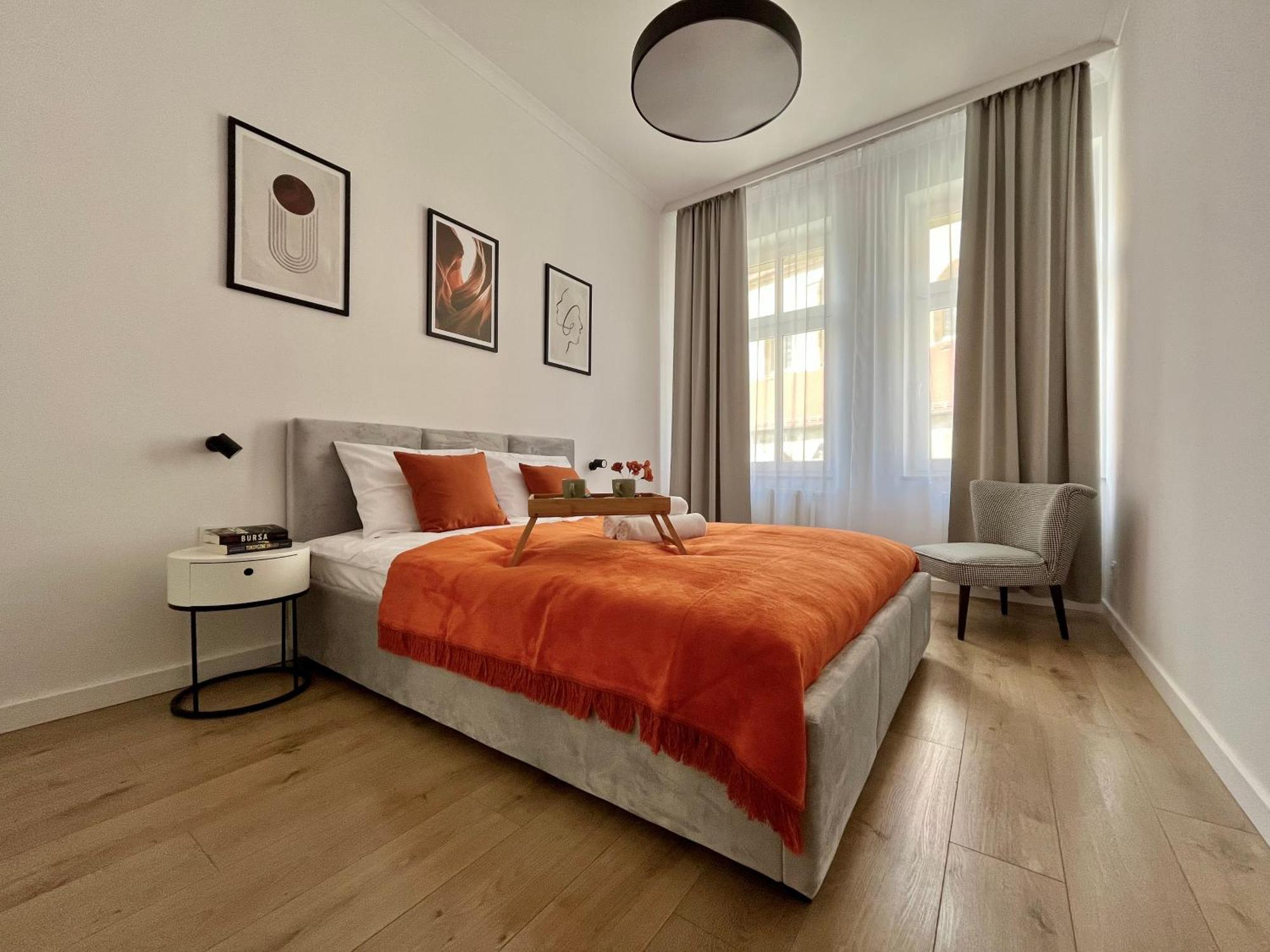 Luna Apartments Еленя-Гура Экстерьер фото